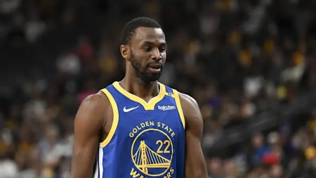 Andrew Wiggins de los Warriors estará fuera esta noche contra los Pelicans debido a una distensión en la espalda baja