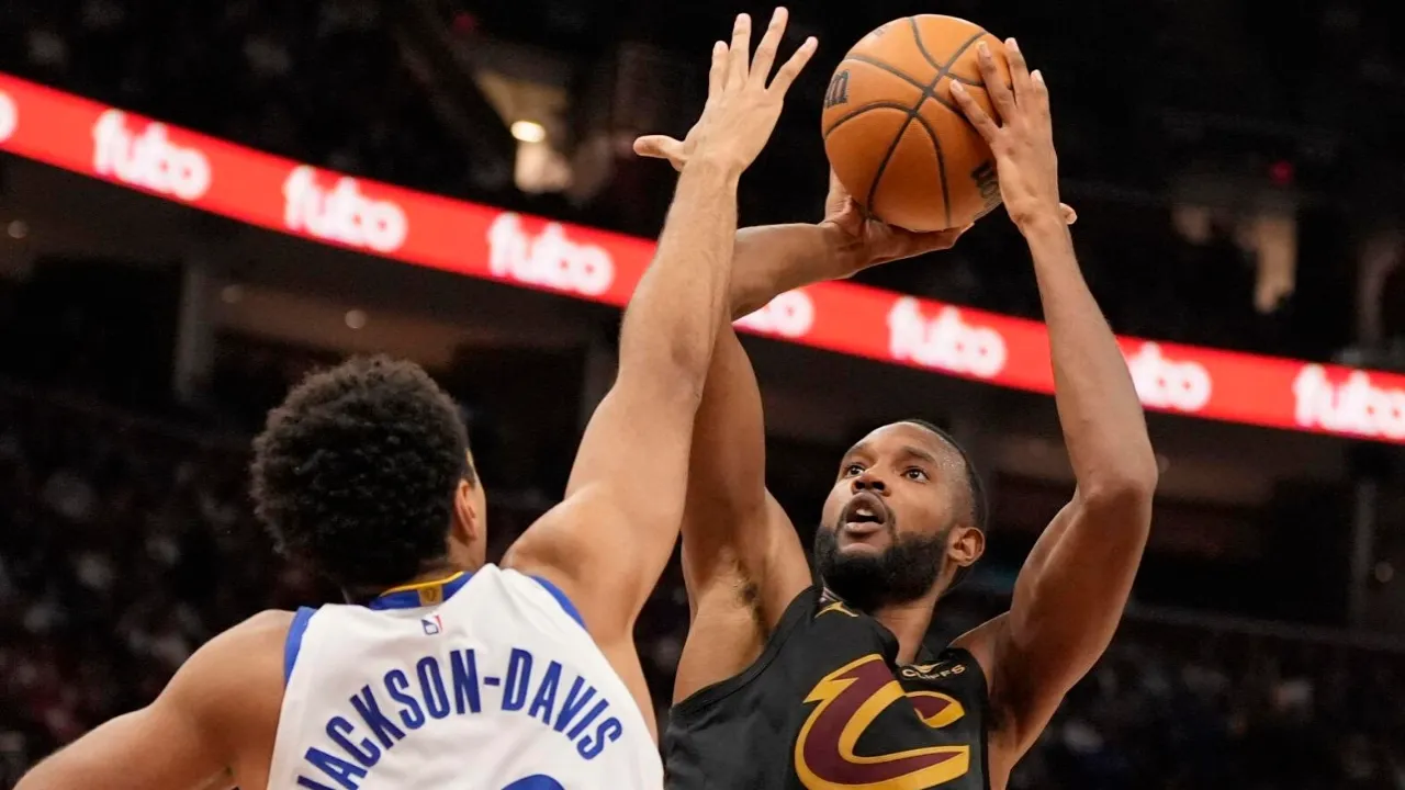 Los Cleveland Cavaliers siguen invicto tras darle una paliza a los Warriors 136-117