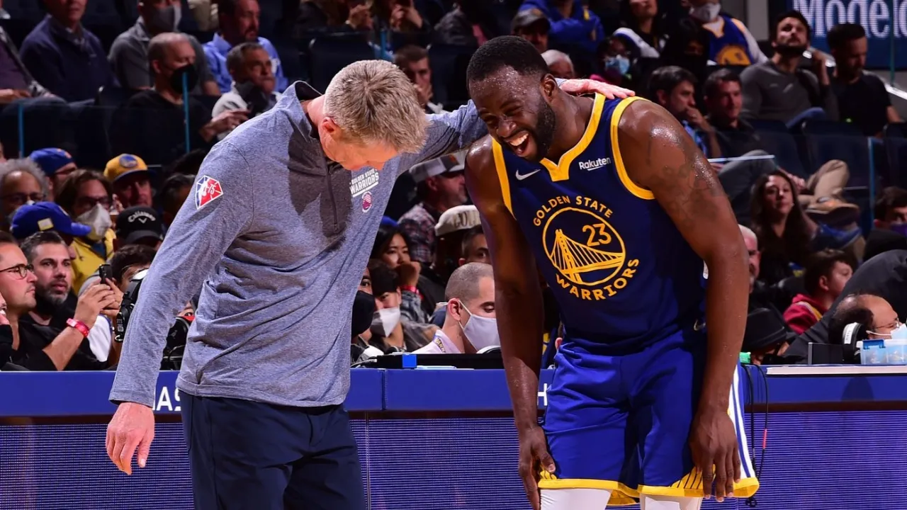 Draymond Green de Warriors estará fuera al menos una semana por una distensión en la pantorrilla