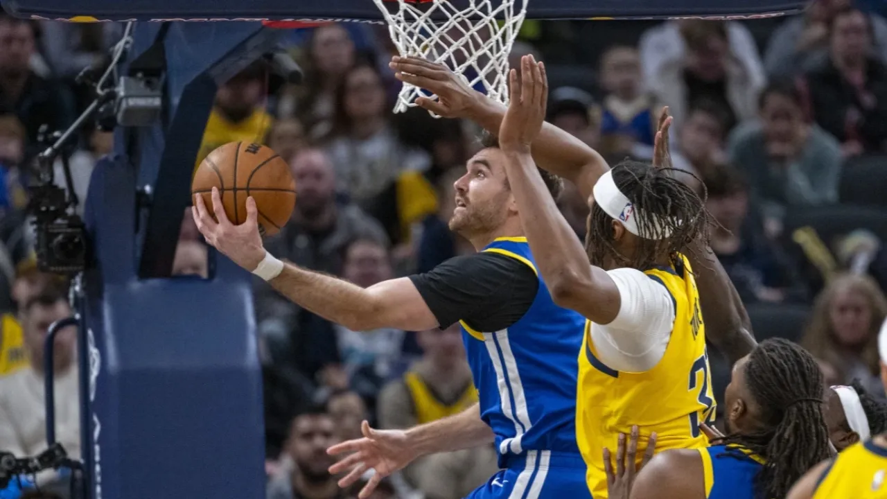 Pat Spencer y Buddy Hield destacan en la derrota de Warriors ante Pacers 108-96