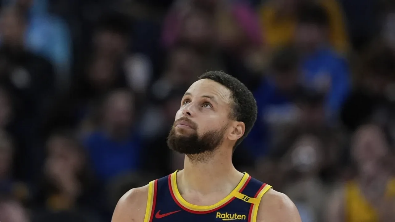 Stephen Curry y los Warriors sufren otra humillante derrota en casa 114-98