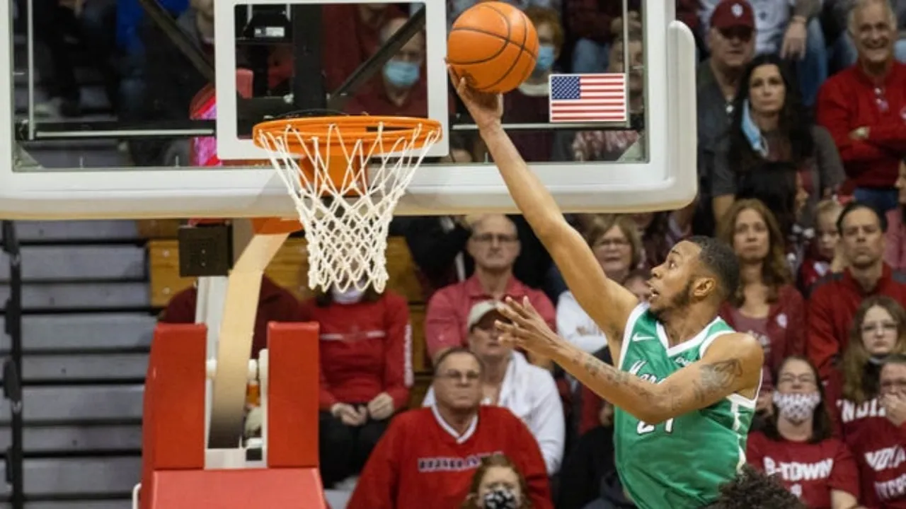 Los Golden State Warriors acuerdan un acuerdo con el ex base del Jazz Taevion Kinsey según fuentes