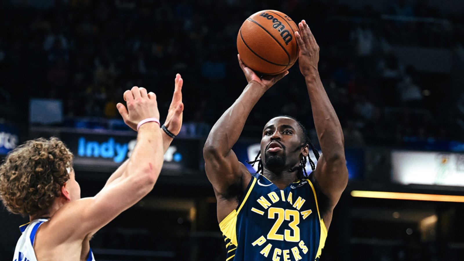 Los Pacers obtienen su primera victoria de la mano de Nesmith al vencer a Warriors 114-109