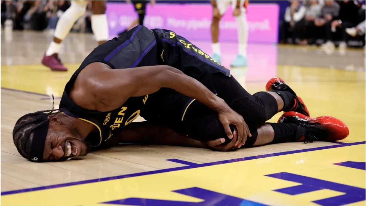 Alarma en Warriors Jimmy Butler abandonó el partido contra el Heat traspasó lesión de rodilla